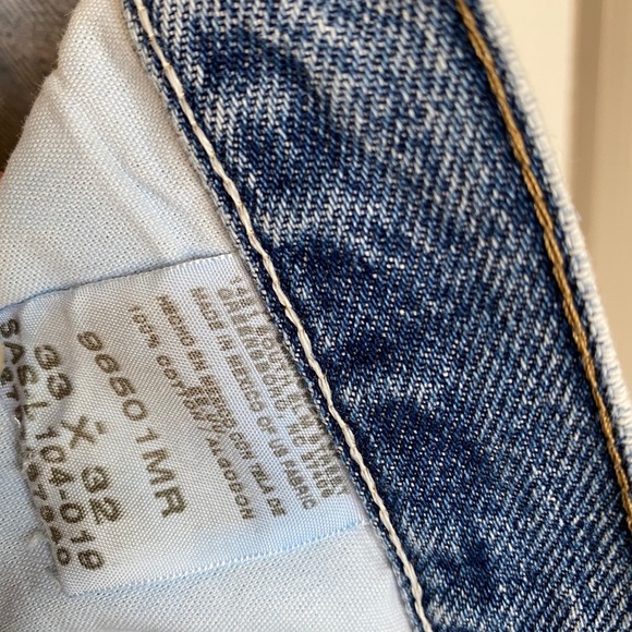 33x32 worn in cowboy Wranglers. Wear and tear. - Picture 7 of 10